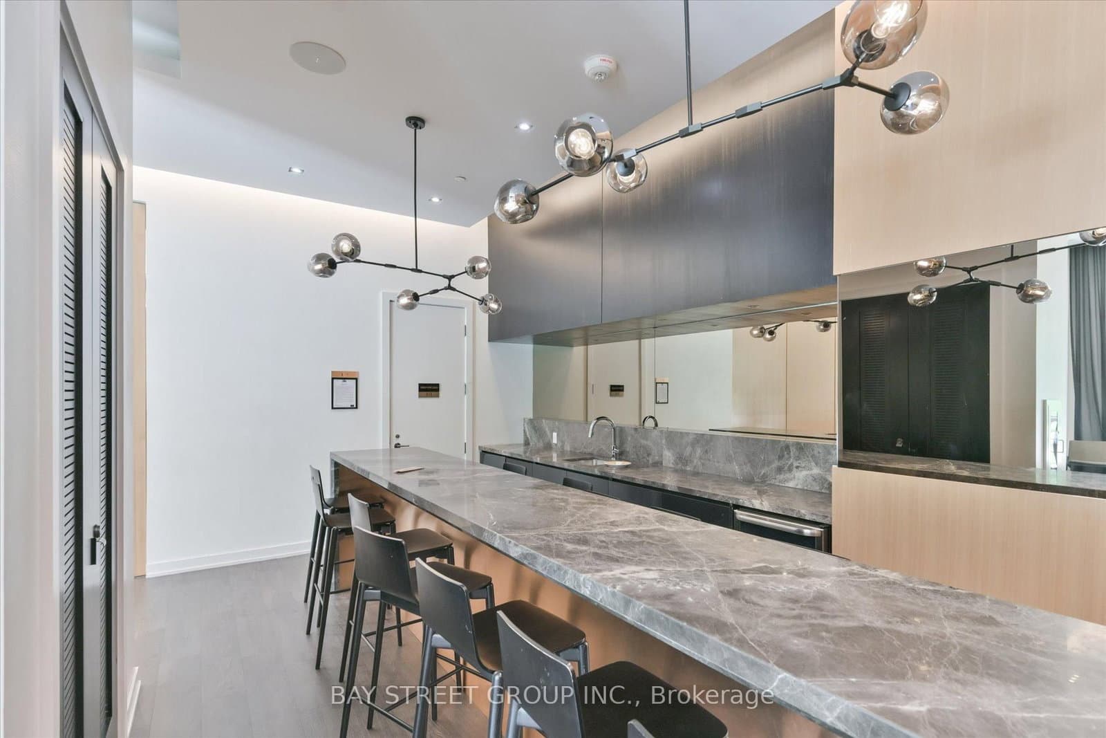 101 erskine Avenue, Unit 1106 thumbnail 38