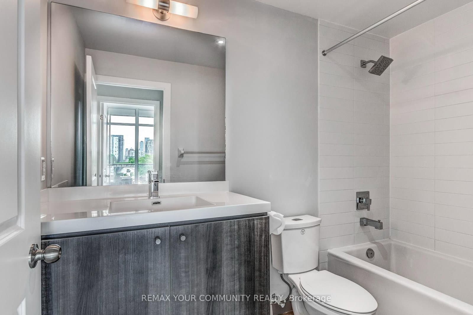 105 George Street, Unit 501 thumbnail 9