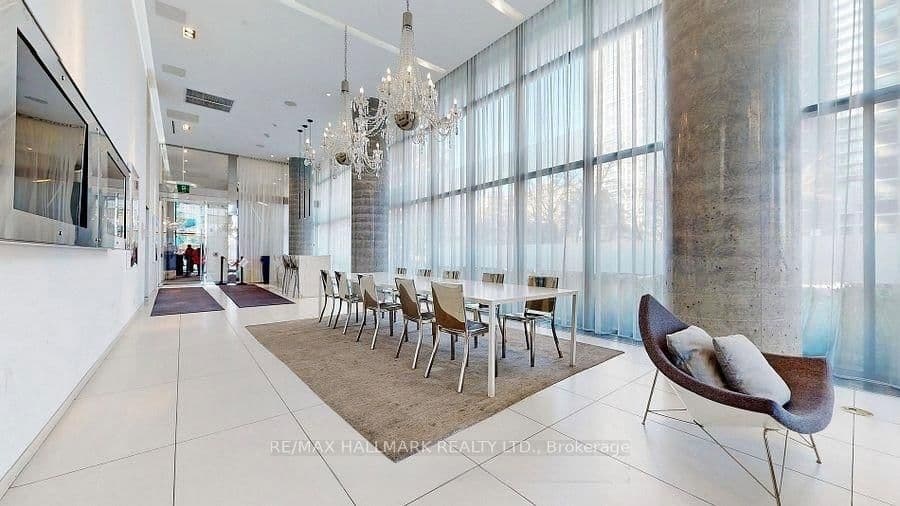 185 Roehampton Avenue, Unit PH2 thumbnail 37