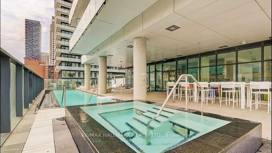 185 Roehampton Avenue, Unit PH2 thumbnail 40