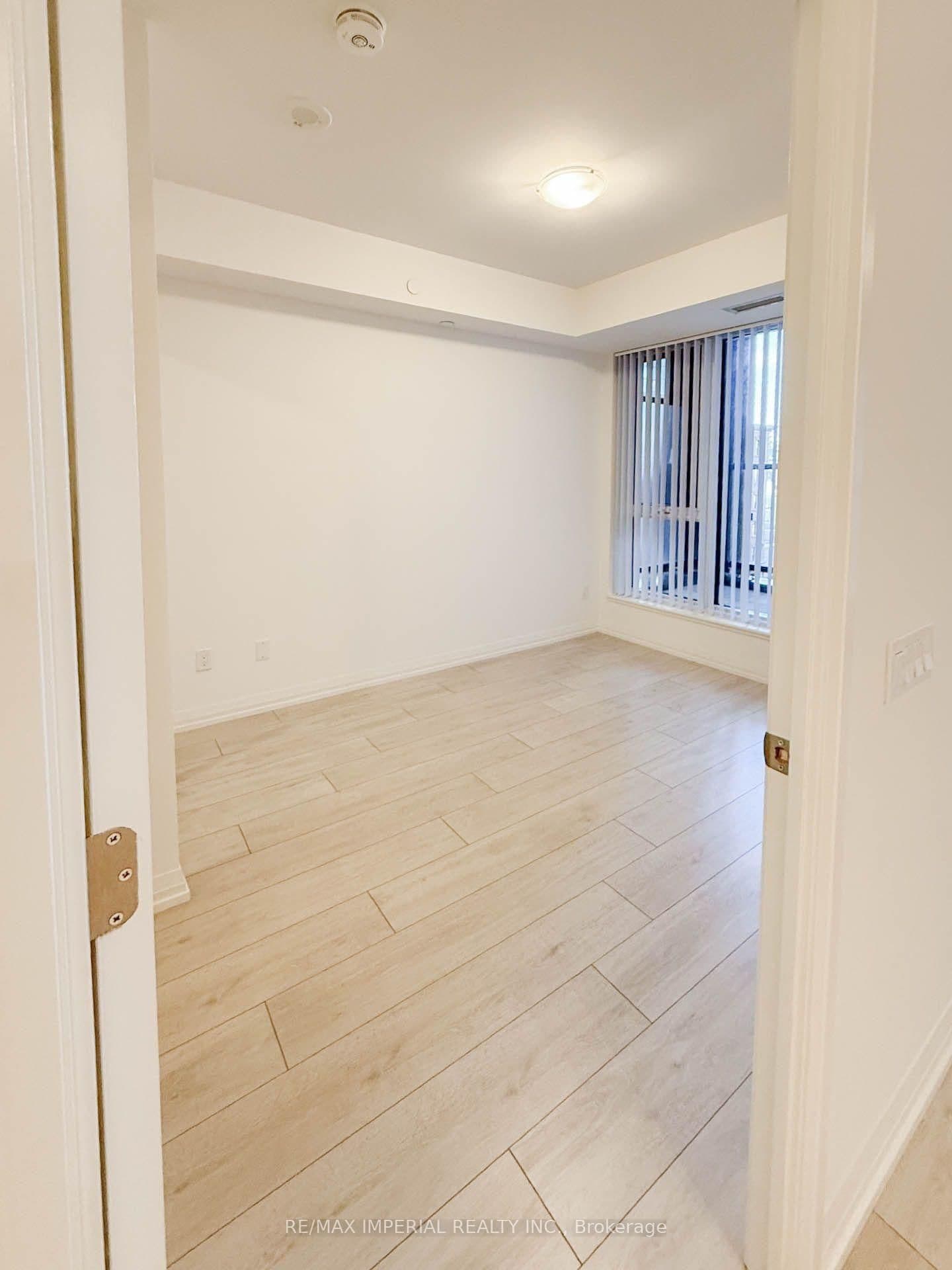 400 King Street W, Unit 519 thumbnail 11