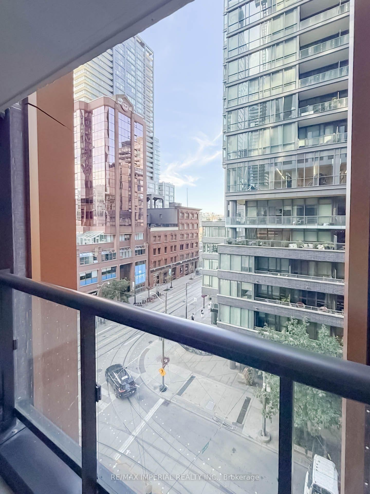 400 King Street W, Unit 519 thumbnail 17