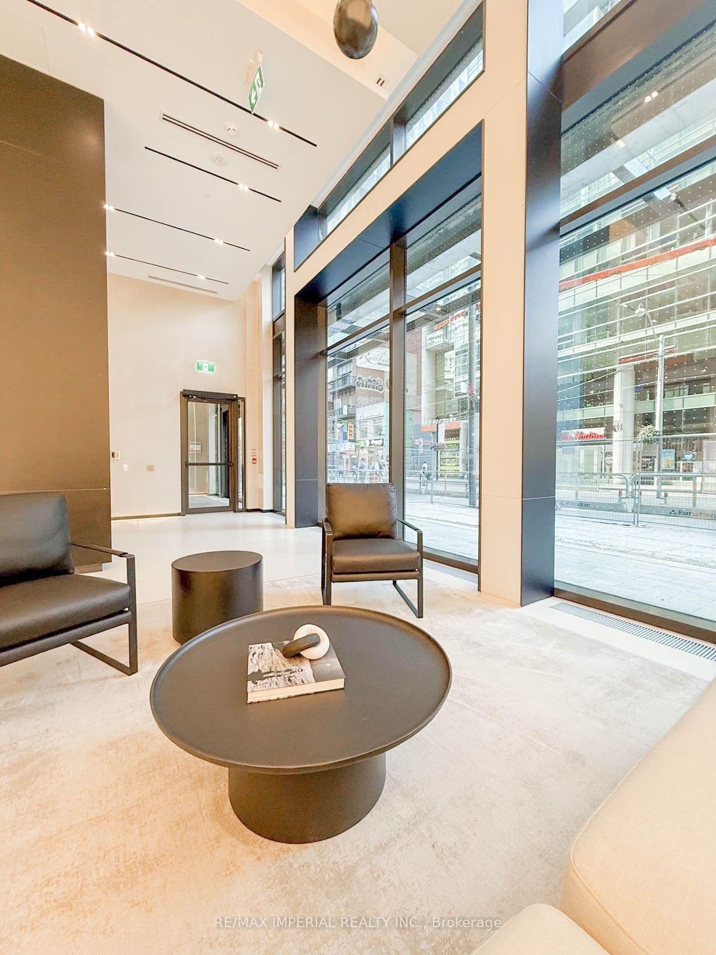 400 King Street W, Unit 519 thumbnail 23