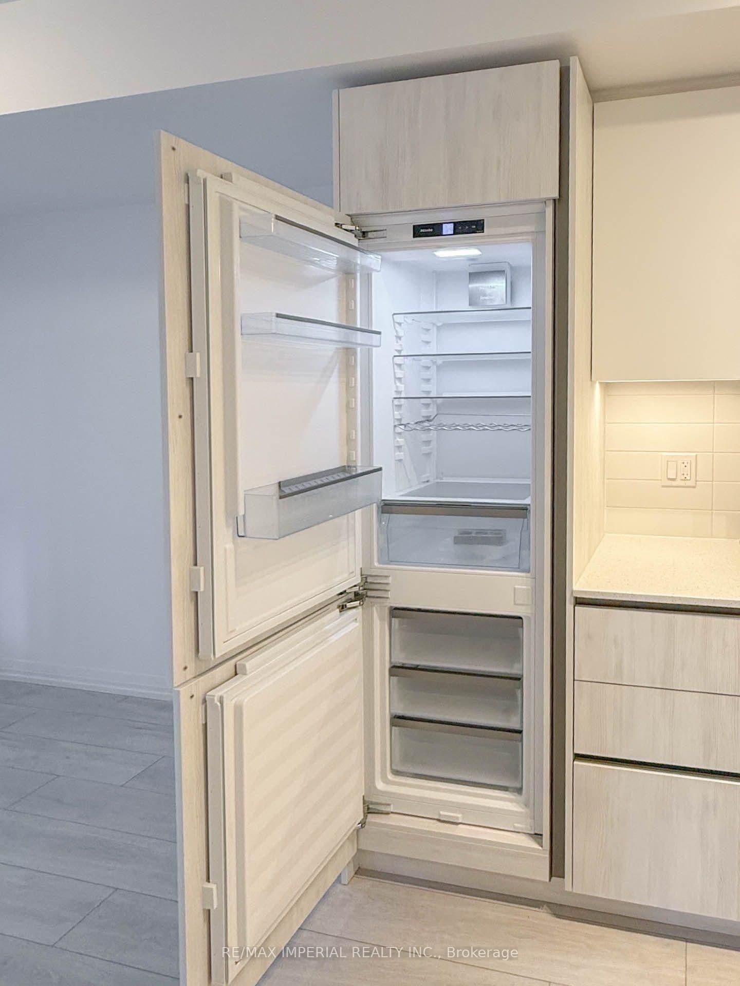 400 King Street W, Unit 519 thumbnail 7