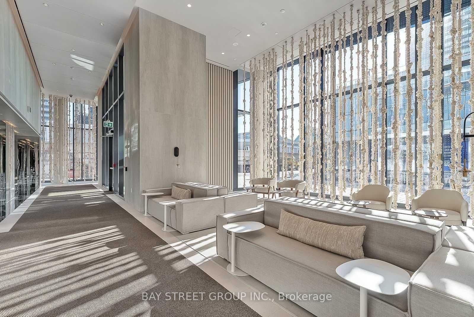 138 Downes Street, Unit 4302 thumbnail 3