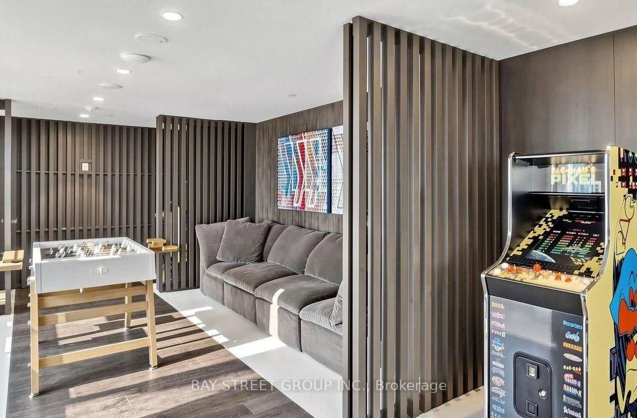 138 Downes Street, Unit 4302 thumbnail 8