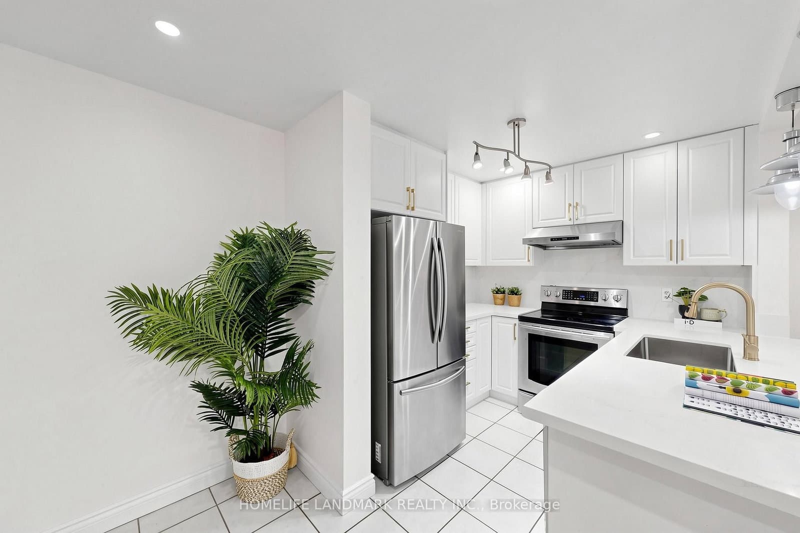 108 Finch Avenue W, Unit B29 thumbnail 12