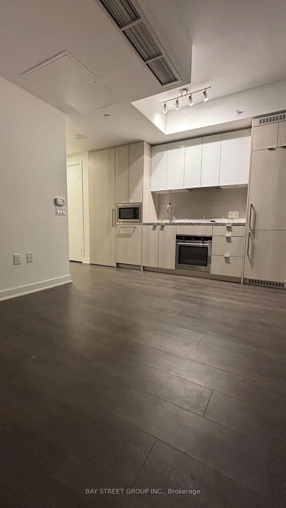 115 Blue Jays Way, Unit 2208 thumbnail 9