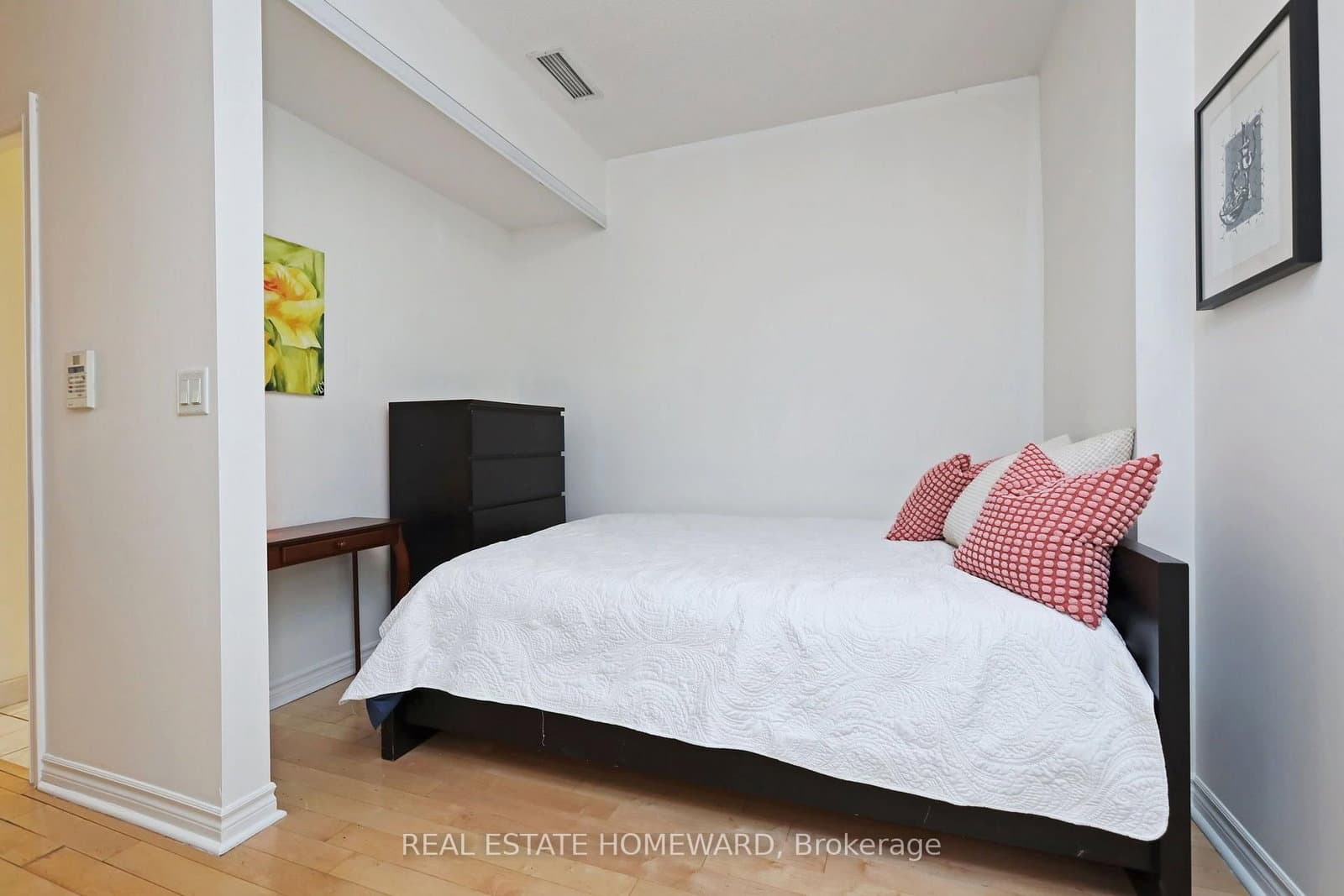 250 Wellington Street W, Unit PH31 thumbnail 11