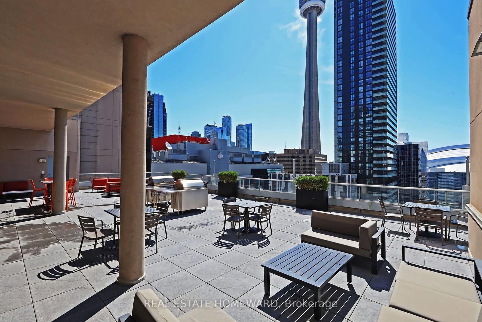 250 Wellington Street W, Unit PH31 thumbnail 12