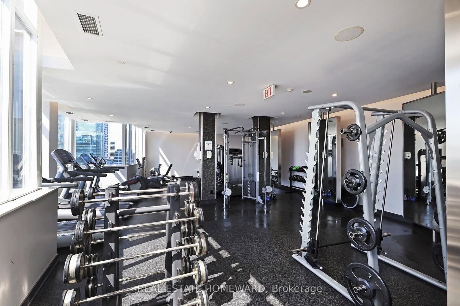 250 Wellington Street W, Unit PH31 thumbnail 15