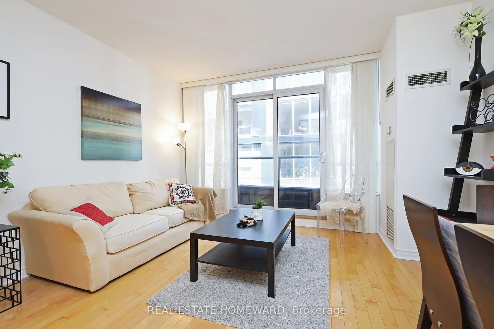 250 Wellington Street W, Unit PH31 thumbnail 4