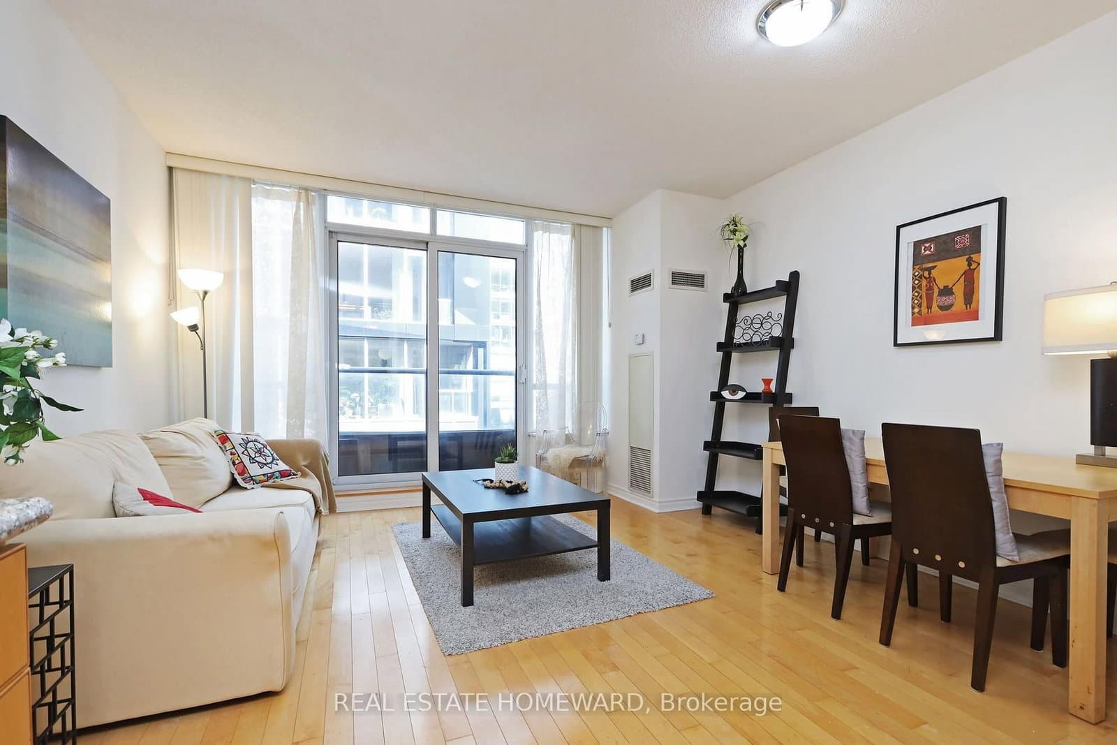 250 Wellington Street W, Unit PH31 thumbnail 5