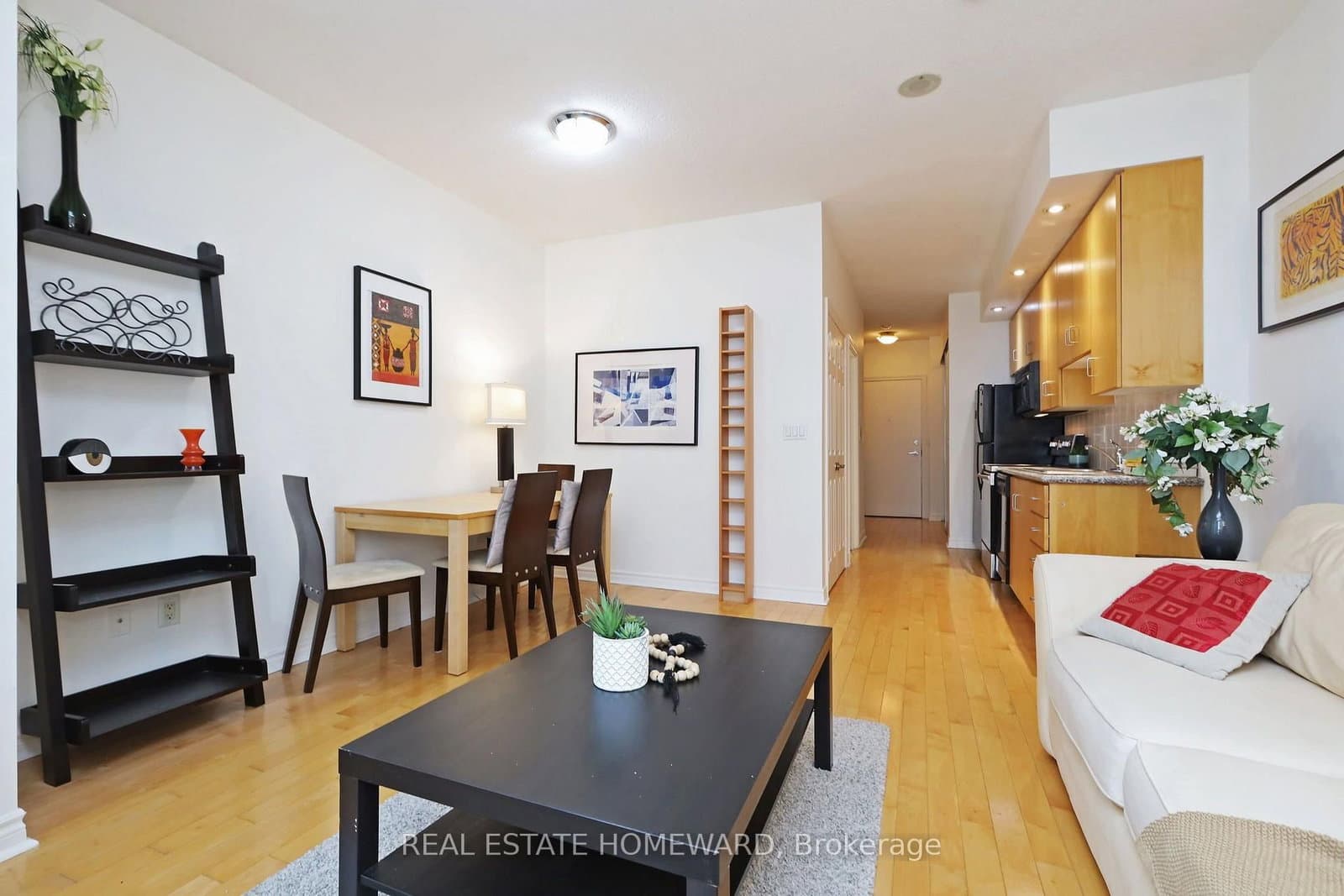 250 Wellington Street W, Unit PH31 thumbnail 6