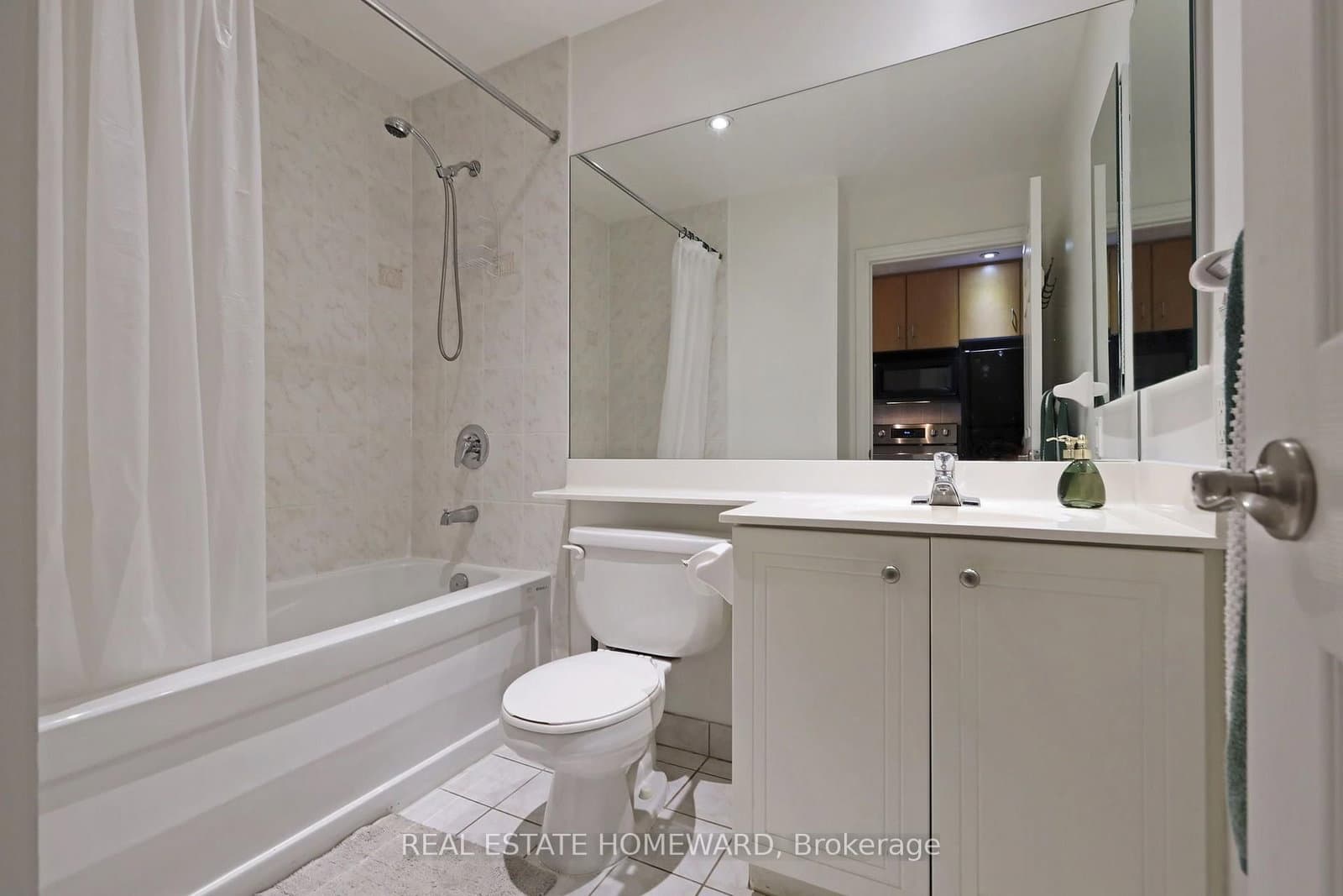 250 Wellington Street W, Unit PH31 thumbnail 9