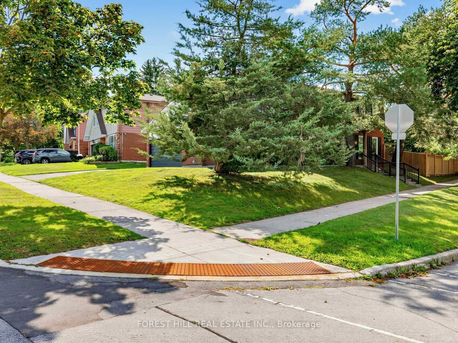 1 Ames Circle thumbnail 3