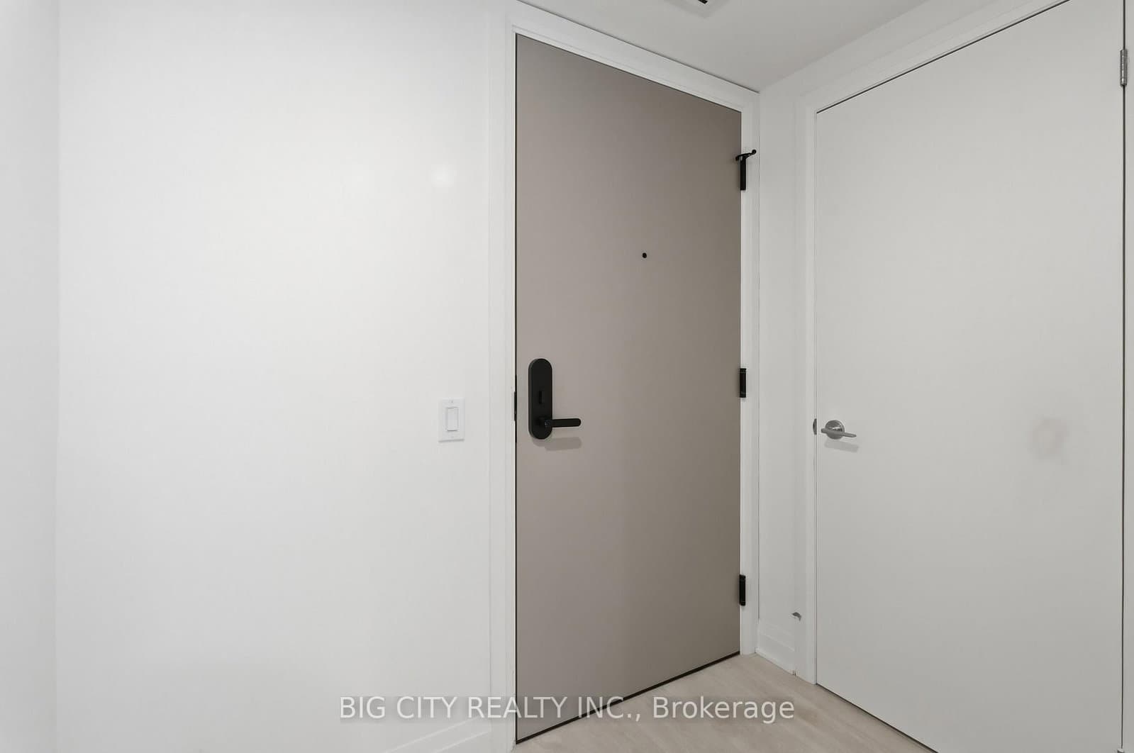 25 Frederick Todd Way, Unit 610 thumbnail 2