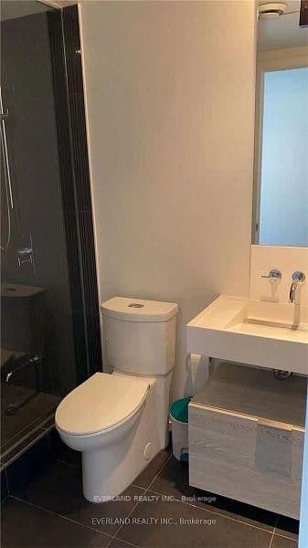 5 St Joseph Street, Unit 3810 thumbnail 14