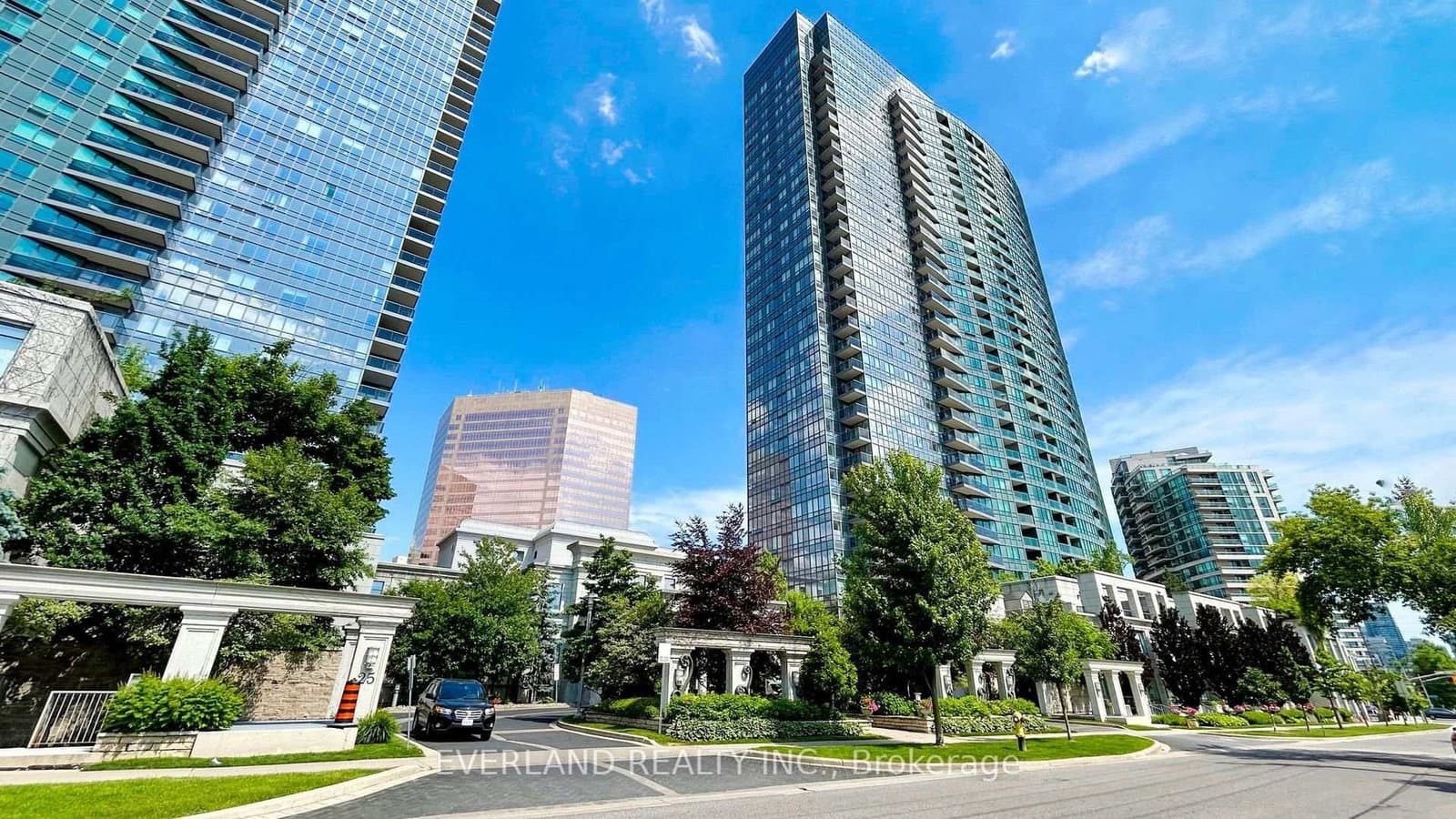 #707 - 15 Greenview Avenue