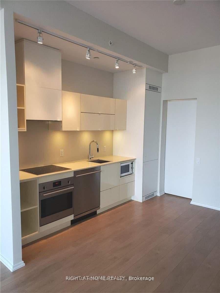 125 Peter Street, Unit 504 thumbnail 5