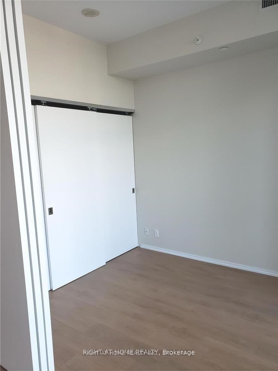 125 Peter Street, Unit 504 thumbnail 7