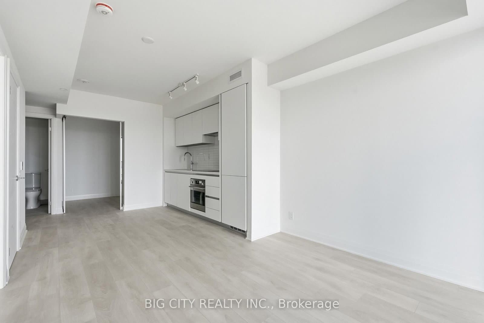 25 Frederick Todd Way, Unit 1501 thumbnail 10