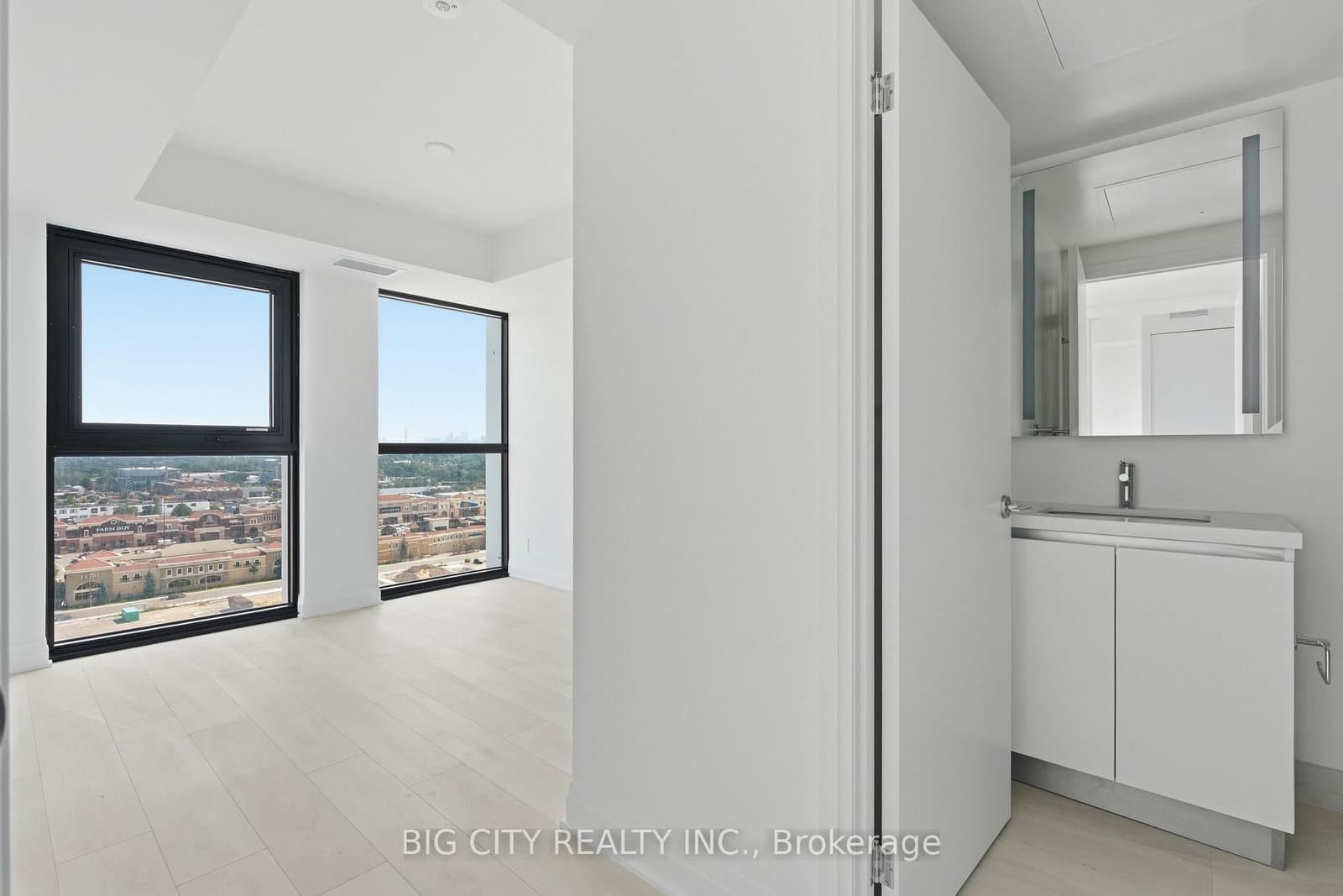 25 Frederick Todd Way, Unit 1501 thumbnail 12