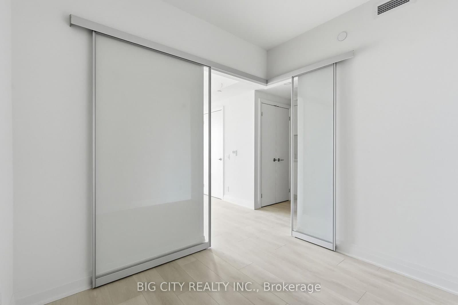 25 Frederick Todd Way, Unit 1501 thumbnail 18