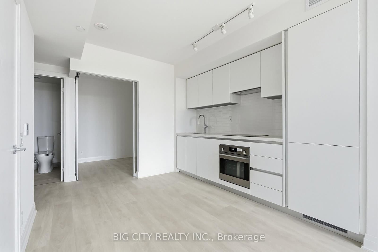 25 Frederick Todd Way, Unit 1501 thumbnail 5