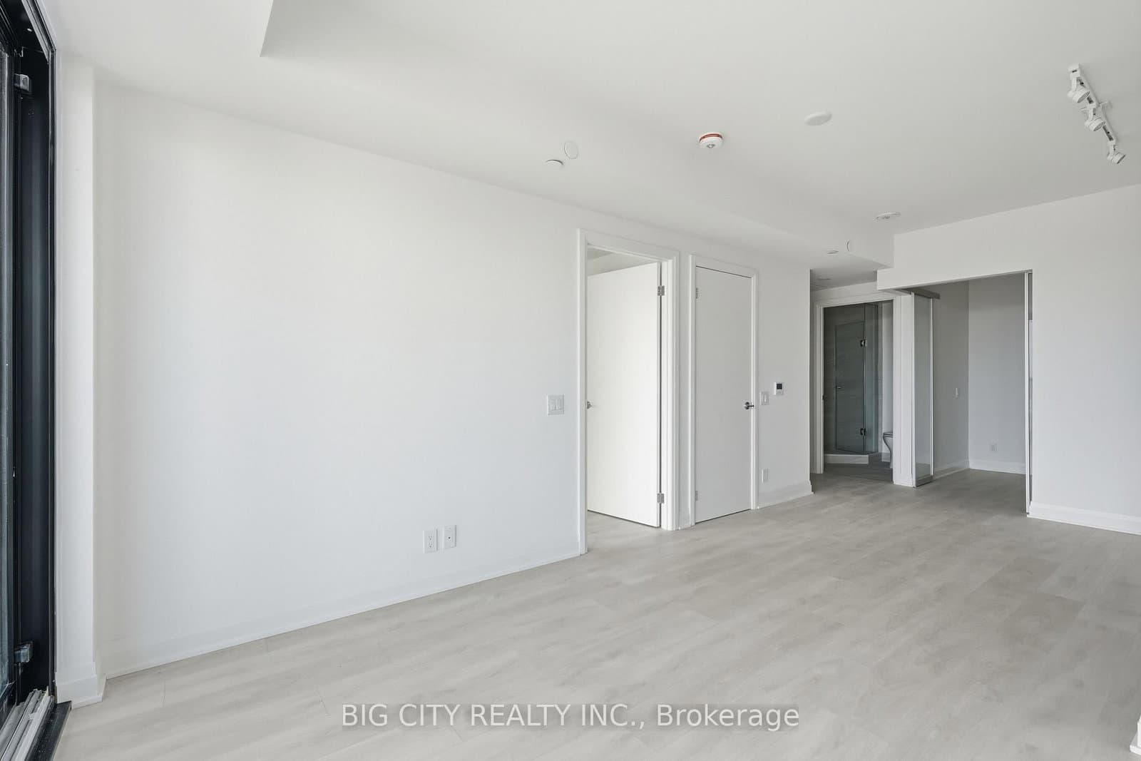 25 Frederick Todd Way, Unit 1501 thumbnail 9