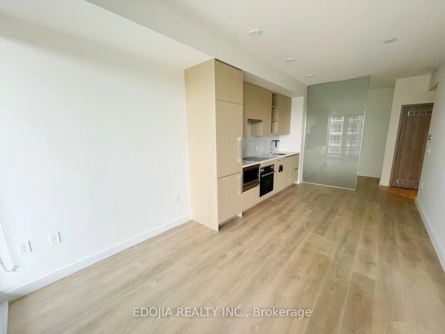 85 McMahon Drive, Unit 2207 thumbnail 2