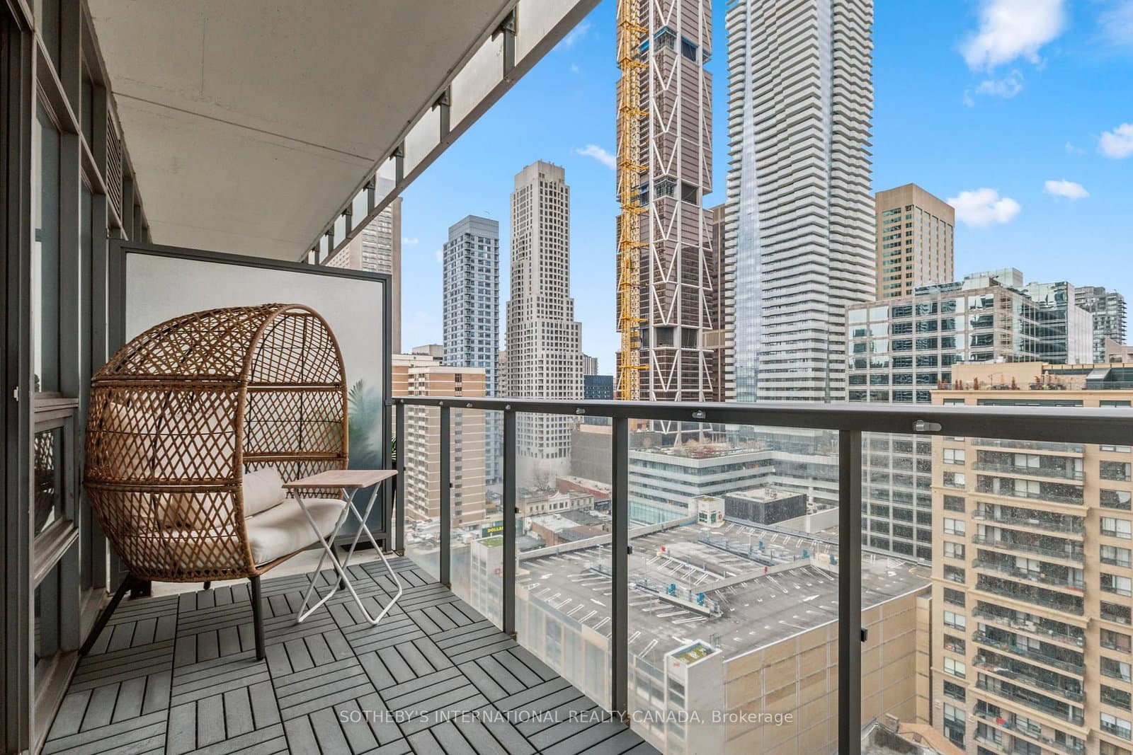 33 Charles Street E, Unit 1611 thumbnail 20