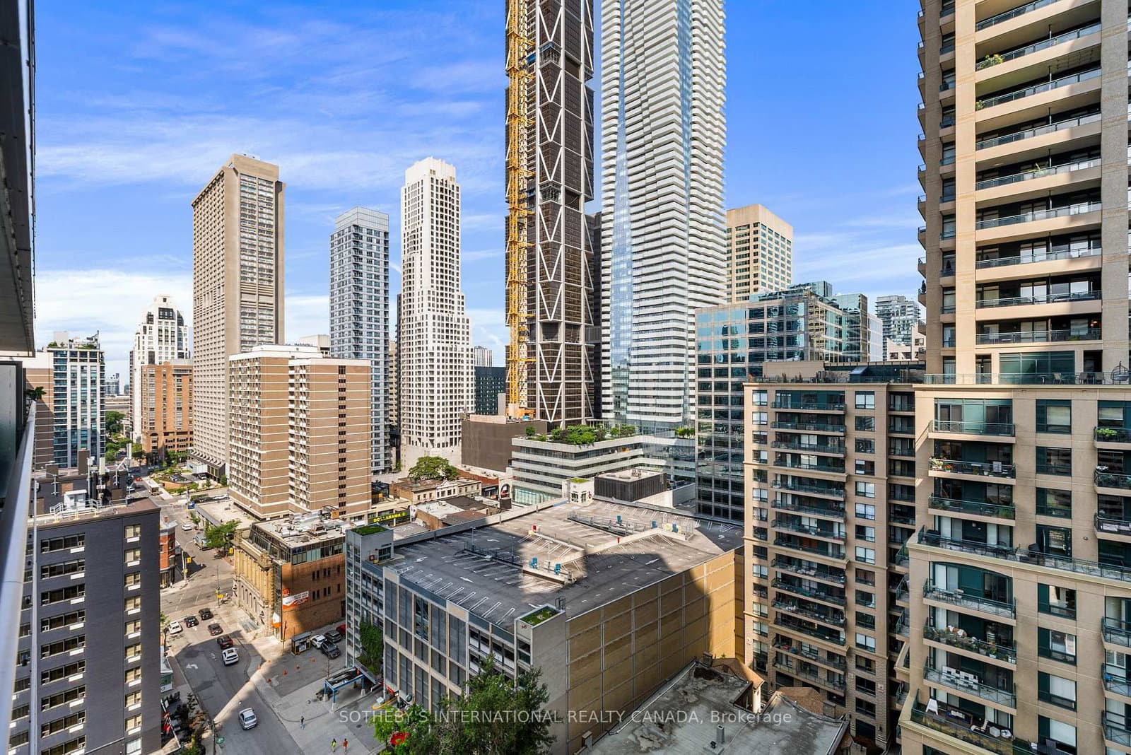 33 Charles Street E, Unit 1611 thumbnail 21