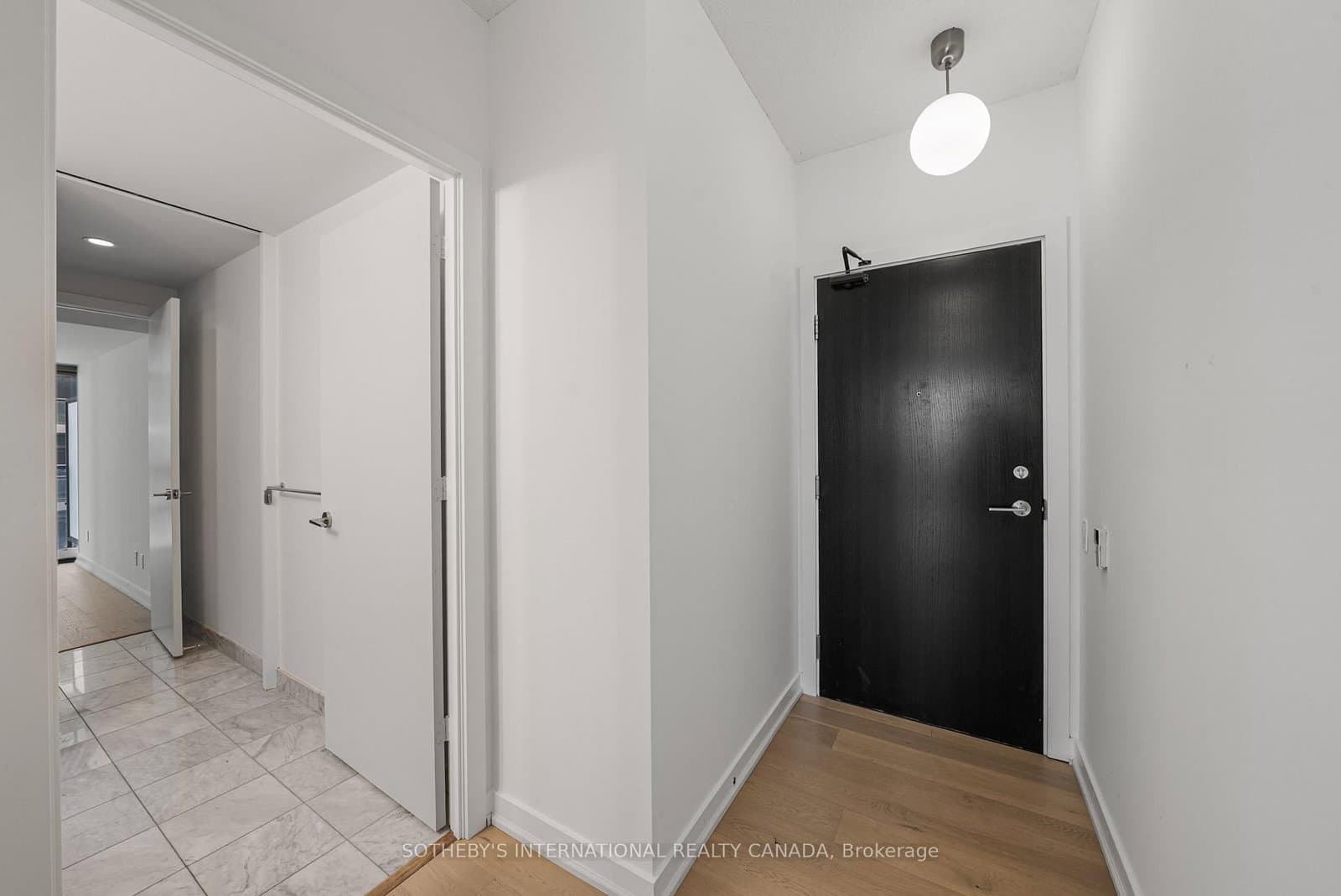 33 Charles Street E, Unit 1611 thumbnail 24