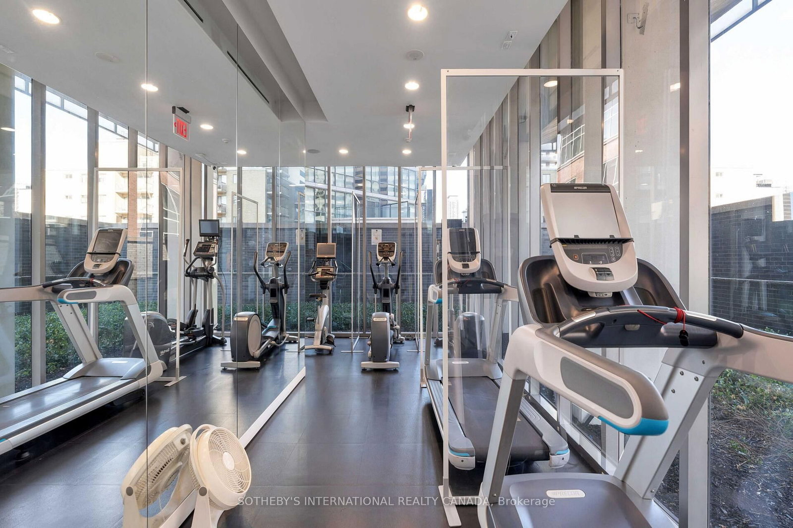 33 Charles Street E, Unit 1611 thumbnail 31