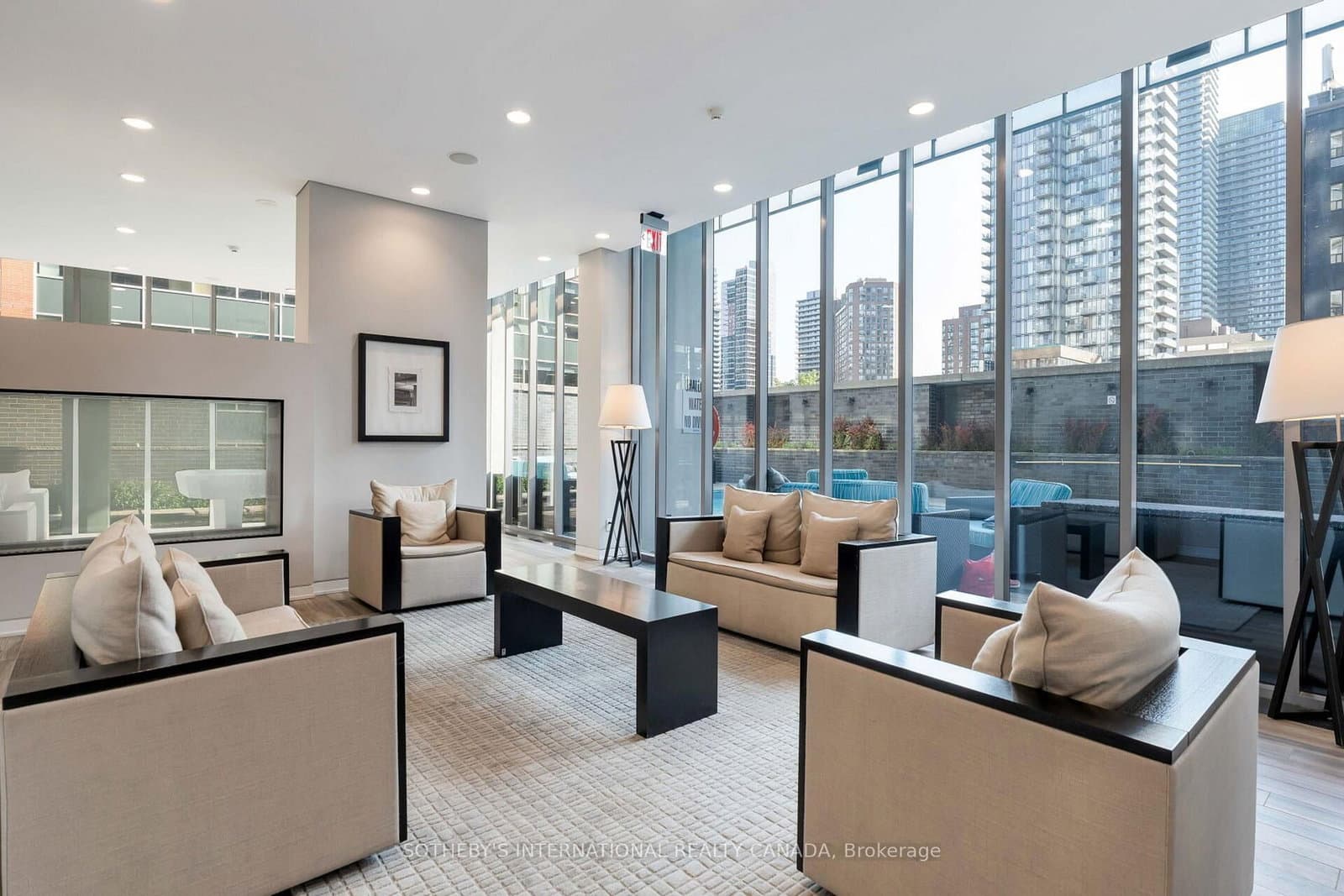 33 Charles Street E, Unit 1611 thumbnail 33