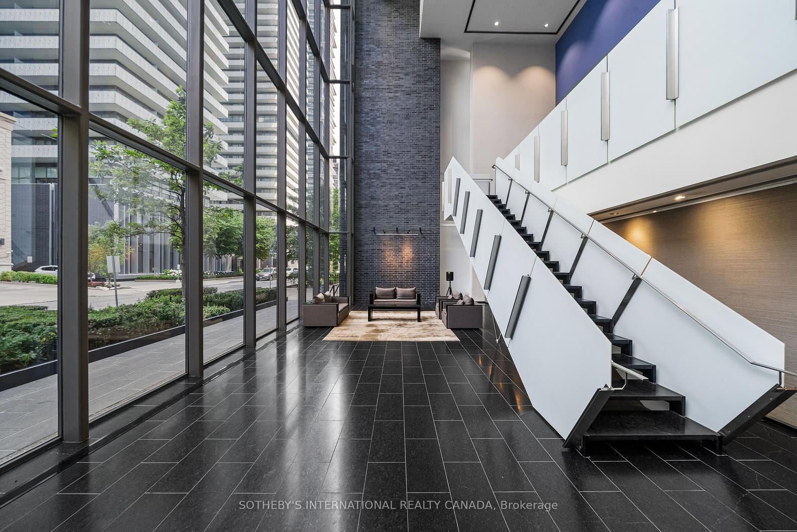 33 Charles Street E, Unit 1611 thumbnail 38