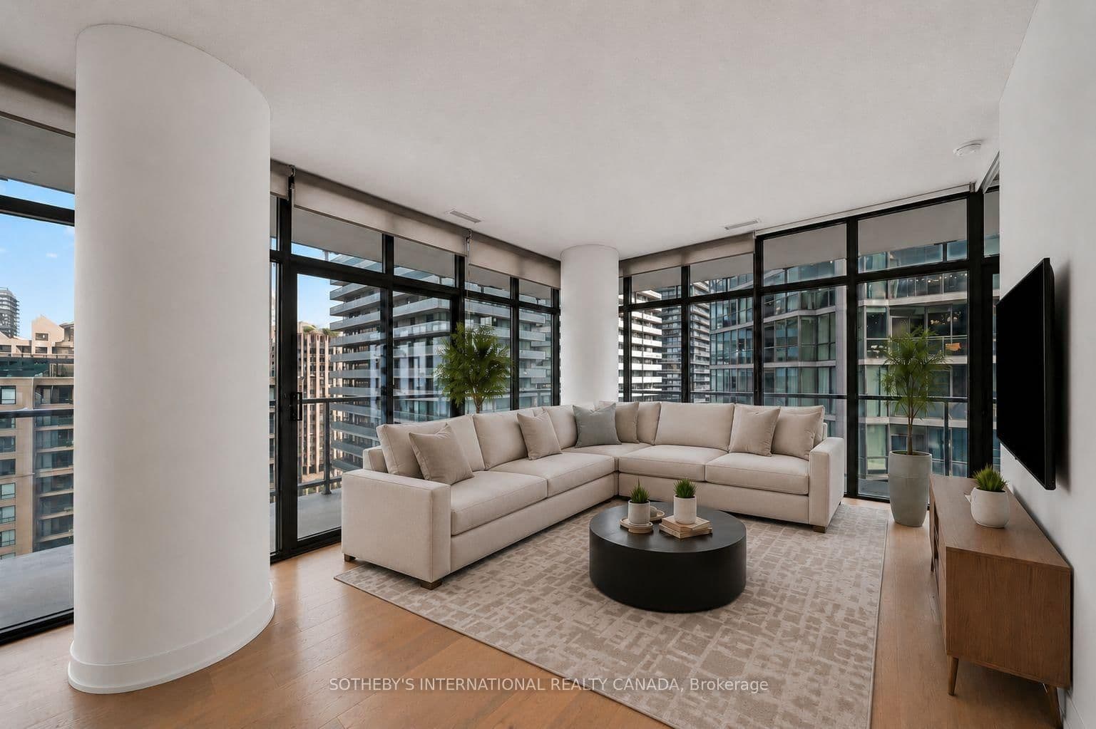 33 Charles Street E, Unit 1611 thumbnail 6