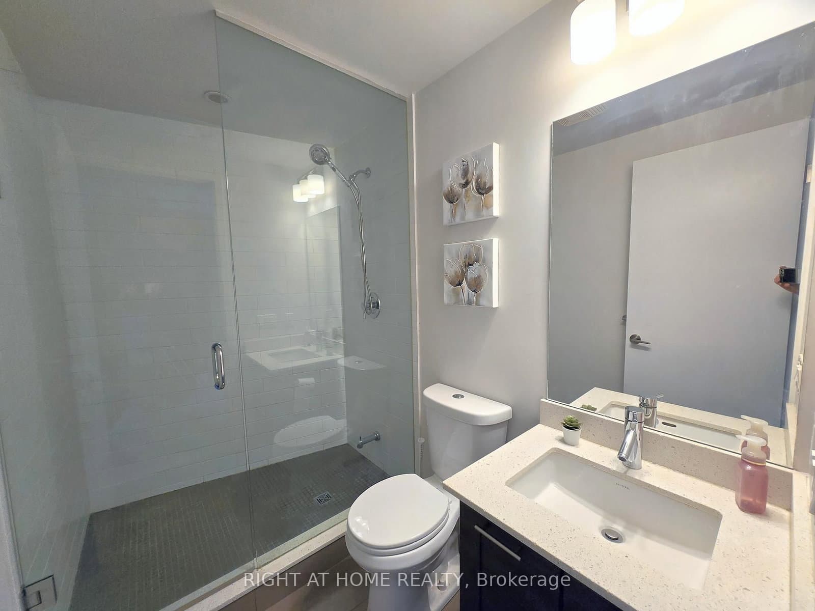 20 Bruyeres Mews, Unit 903 thumbnail 3