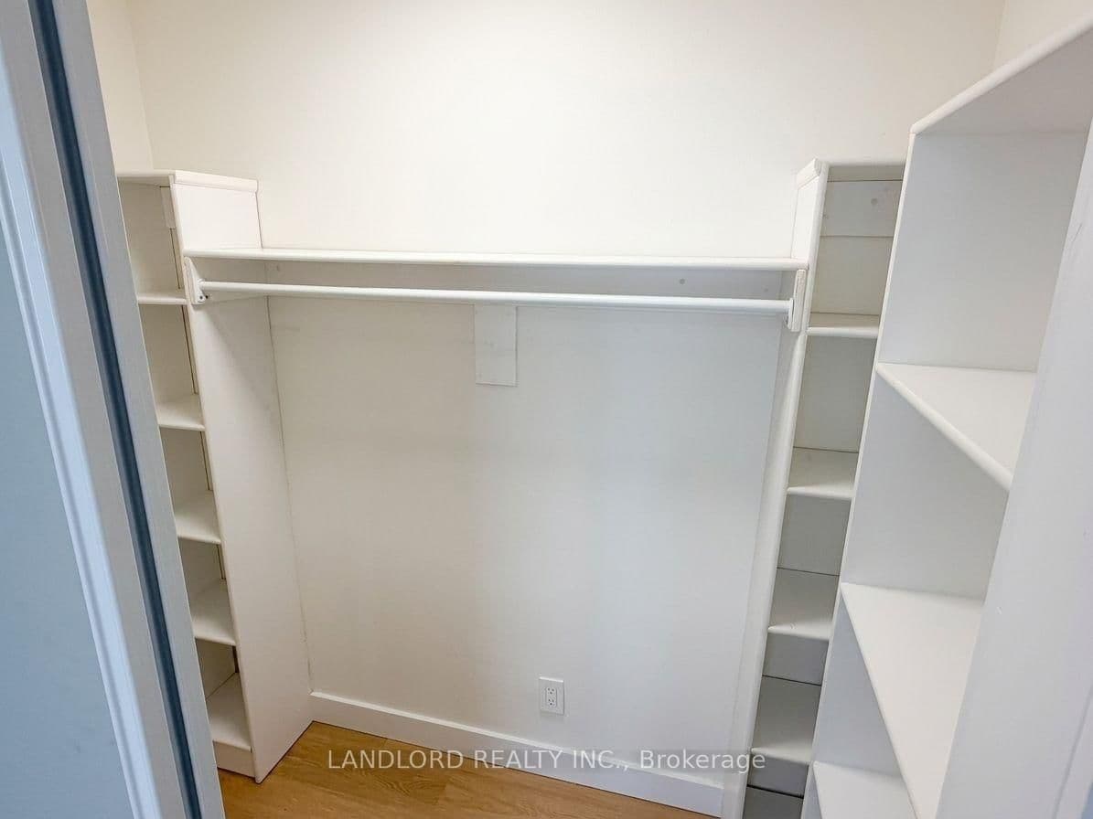 420 Eglinton Avenue E, Unit 402 thumbnail 16