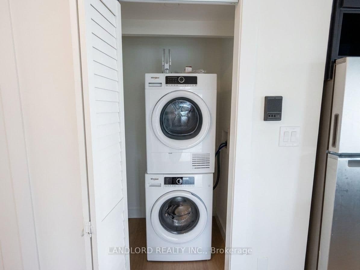 420 Eglinton Avenue E, Unit 402 thumbnail 18