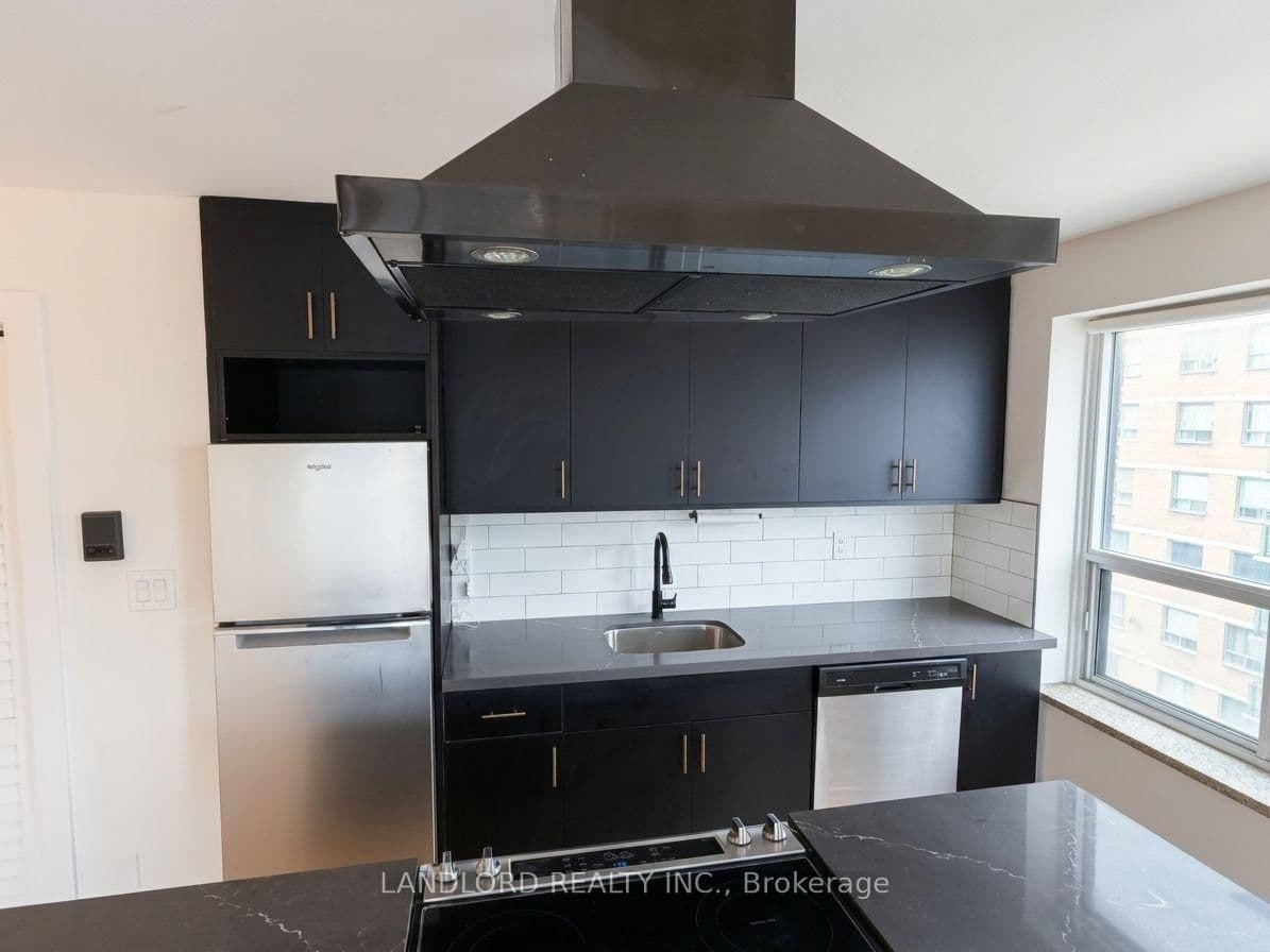 420 Eglinton Avenue E, Unit 402 thumbnail 2