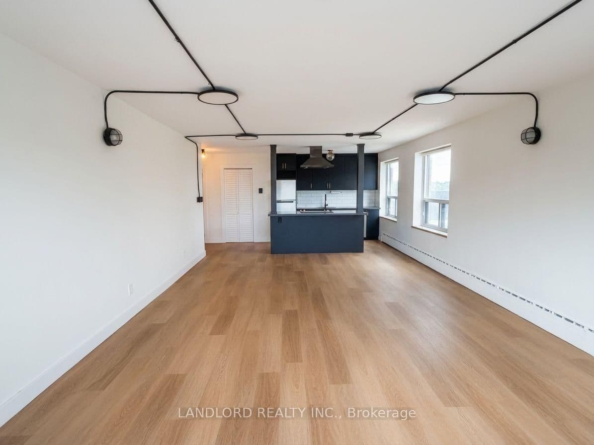 420 Eglinton Avenue E, Unit 402 thumbnail 6