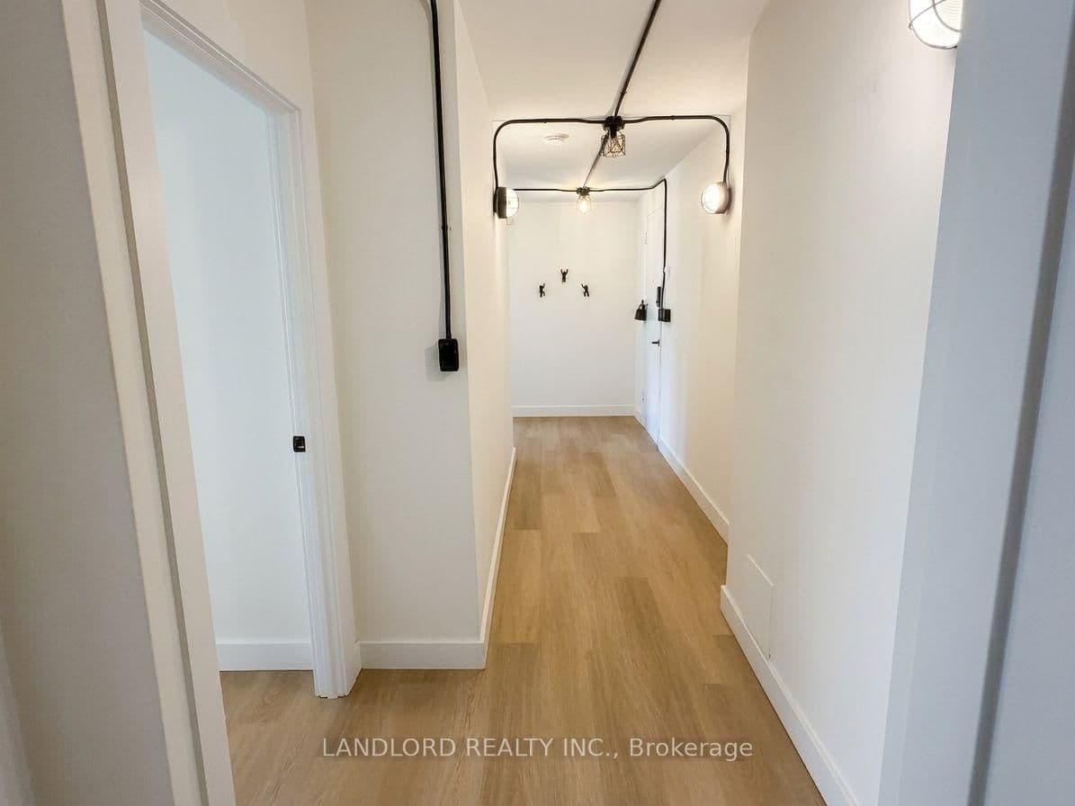 420 Eglinton Avenue E, Unit 402 thumbnail 9