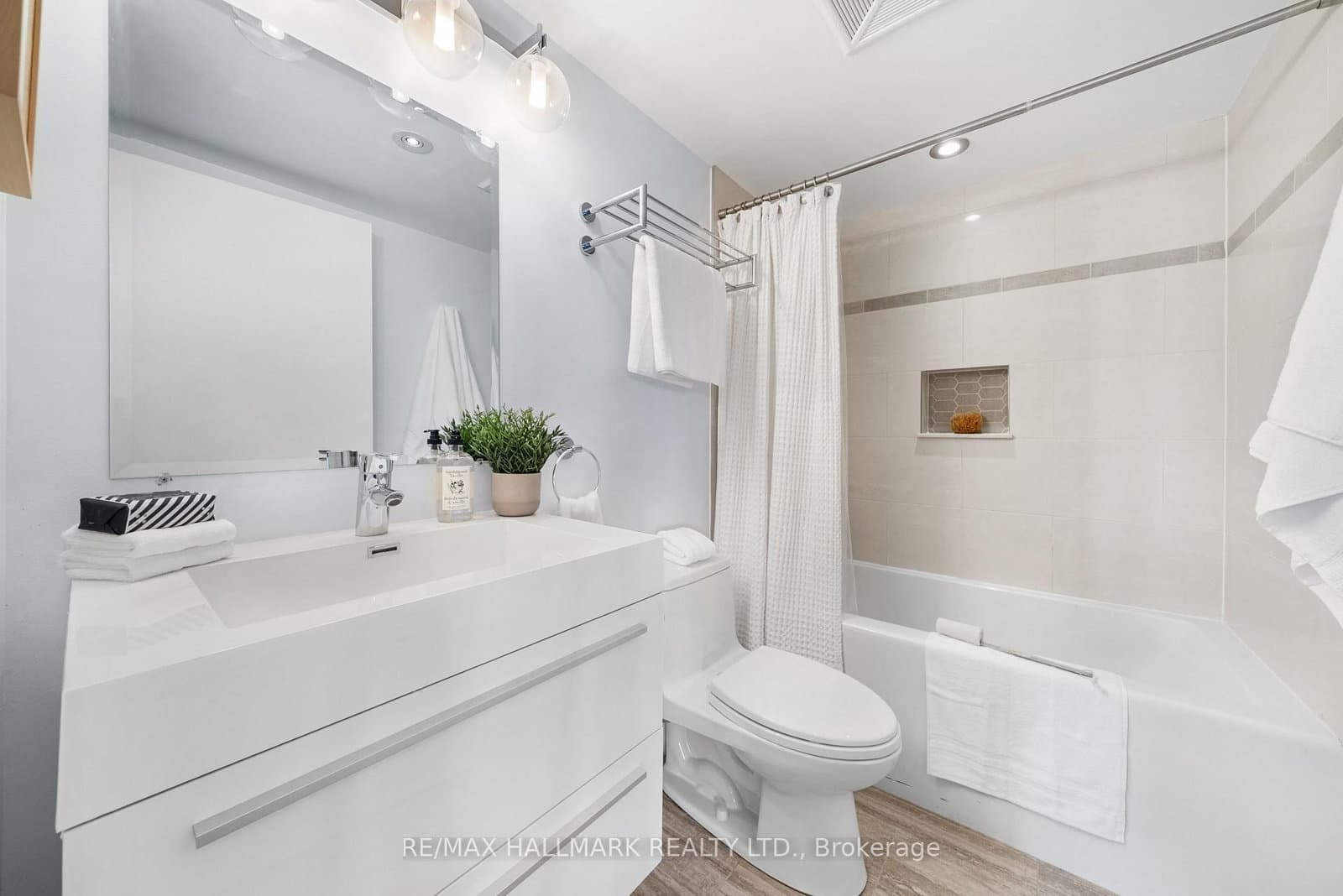 676 Sheppard Avenue E, Unit 708 thumbnail 24