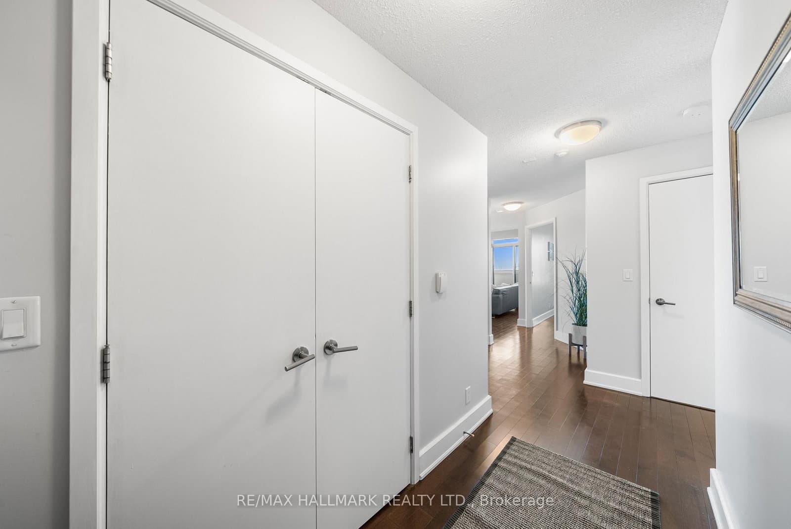 676 Sheppard Avenue E, Unit 708 thumbnail 3