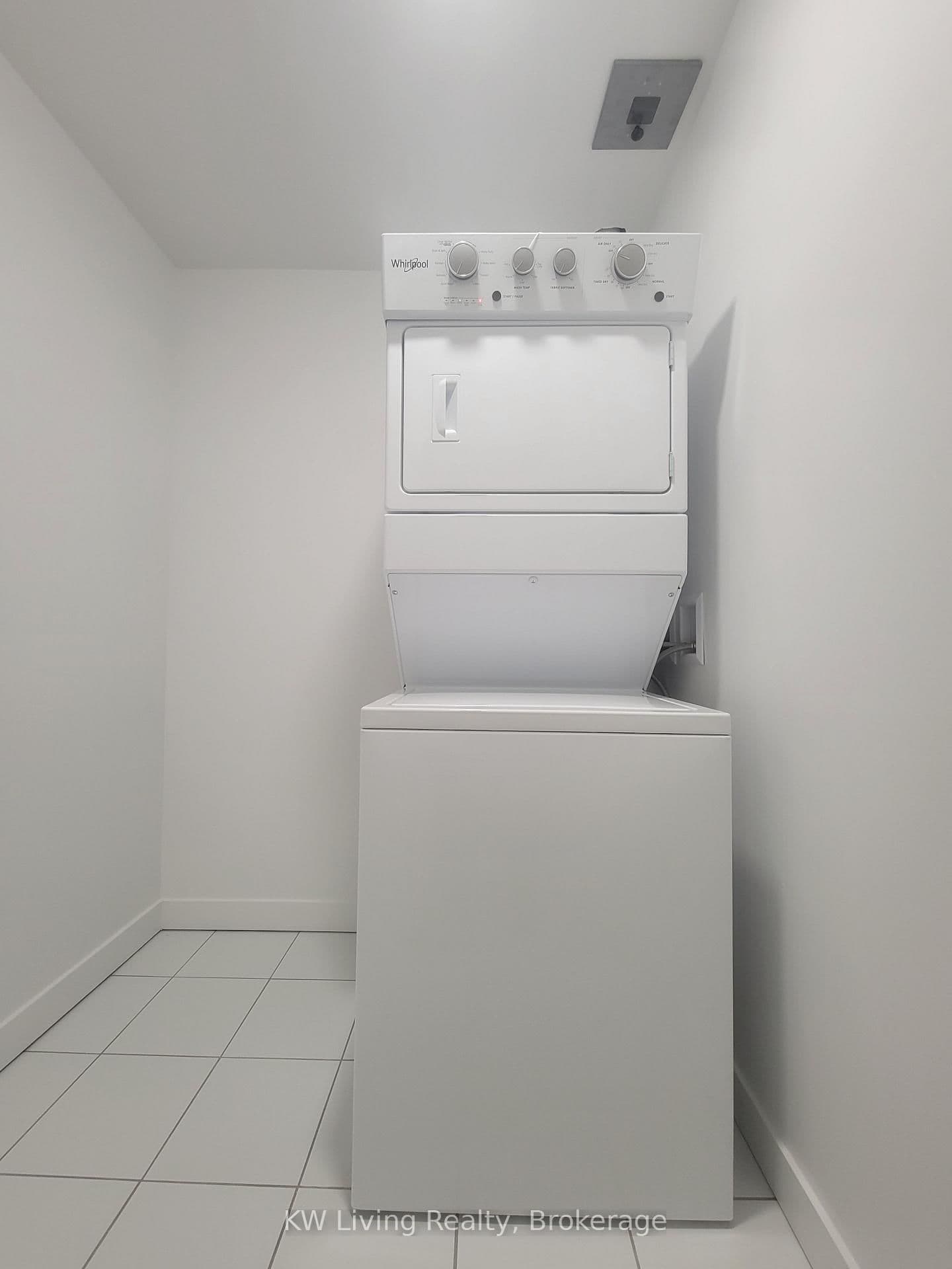 8 Tippett Road, Unit 101 thumbnail 13