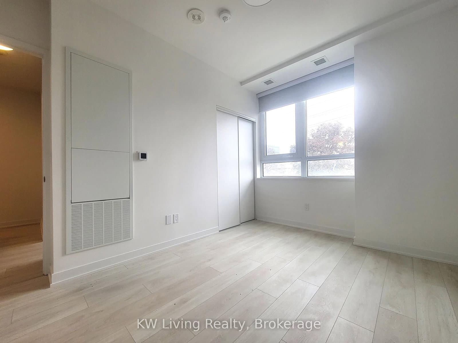 8 Tippett Road, Unit 101 thumbnail 8