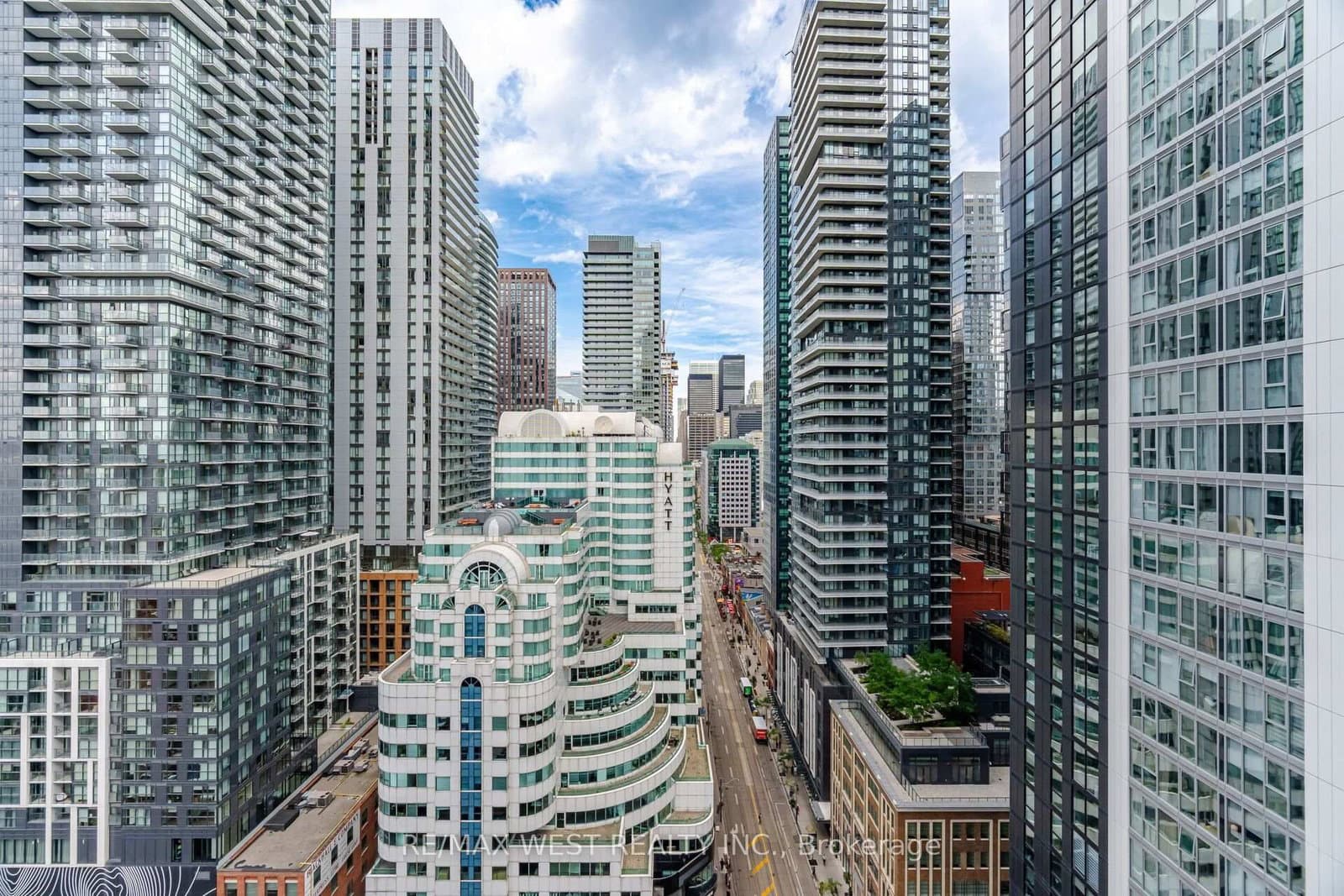 400 King Street W, Unit 2208 thumbnail 27