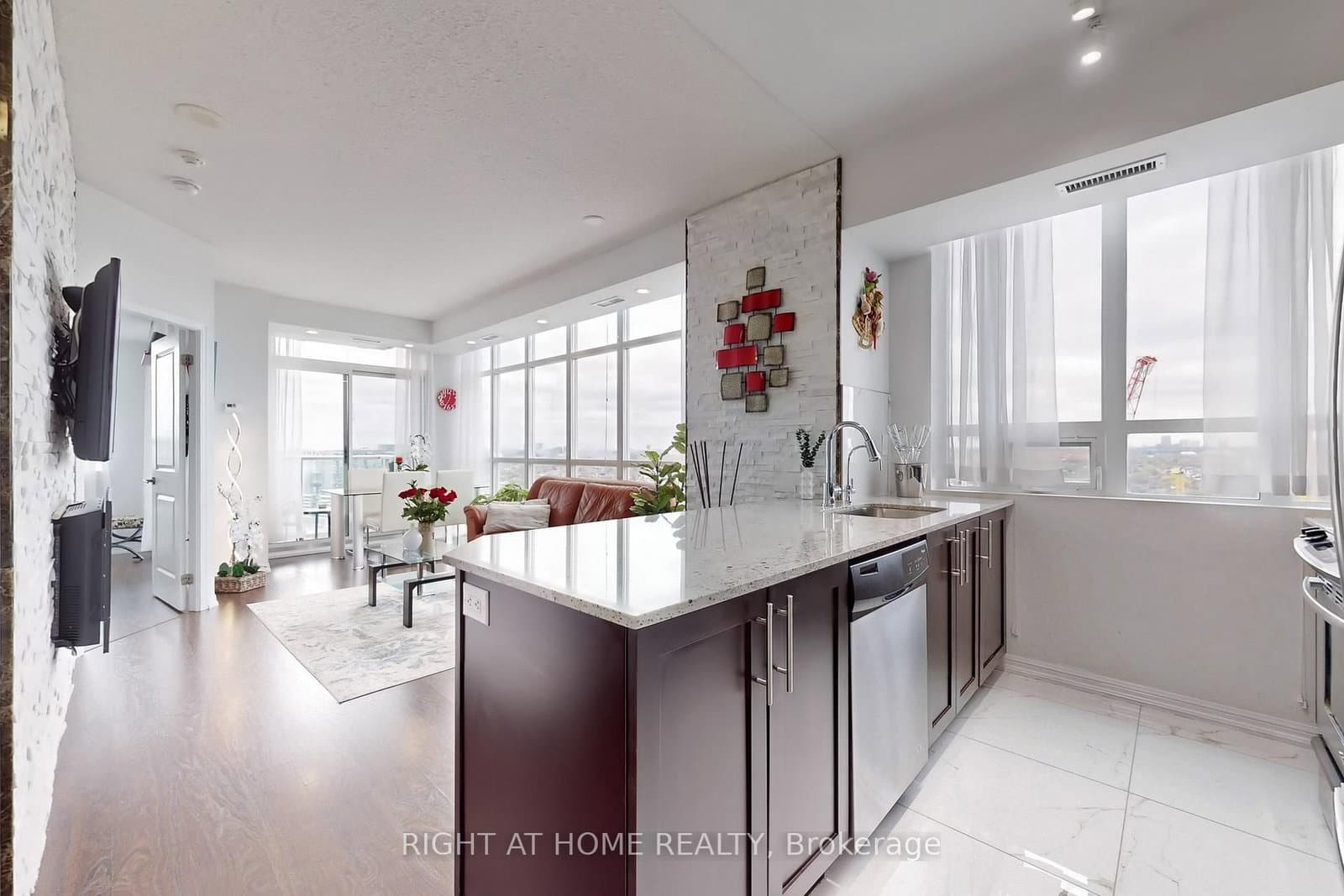 125 Western Battery Road, Unit 2415 thumbnail 14